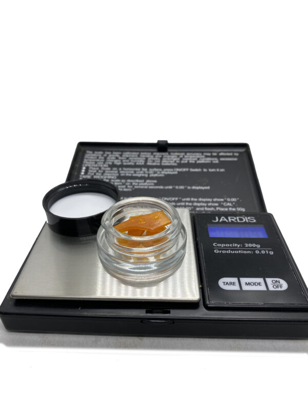 1 Gram Delta 8 THC Wax, Dab, Shatter. Users describe Delta 8 THC as being stronger than CBD but not quite as strong as Delta 9 THC.
